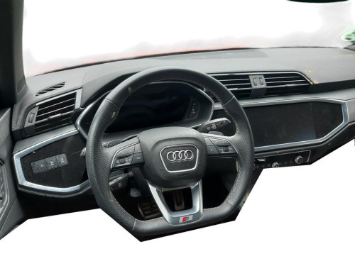 AUDI Q3 (F3B)