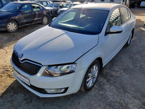 SKODA OCTAVIA BERLINA (5E3)
