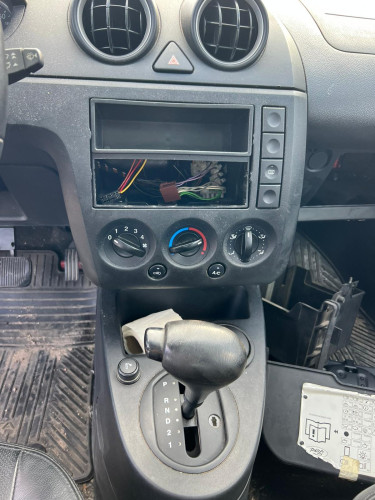 FORD FIESTA (CBK)