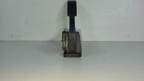 PEDAL ACELERADOR