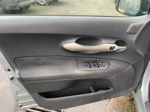 TOYOTA AURIS (E15)