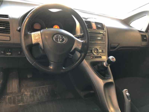 TOYOTA AURIS (E15)